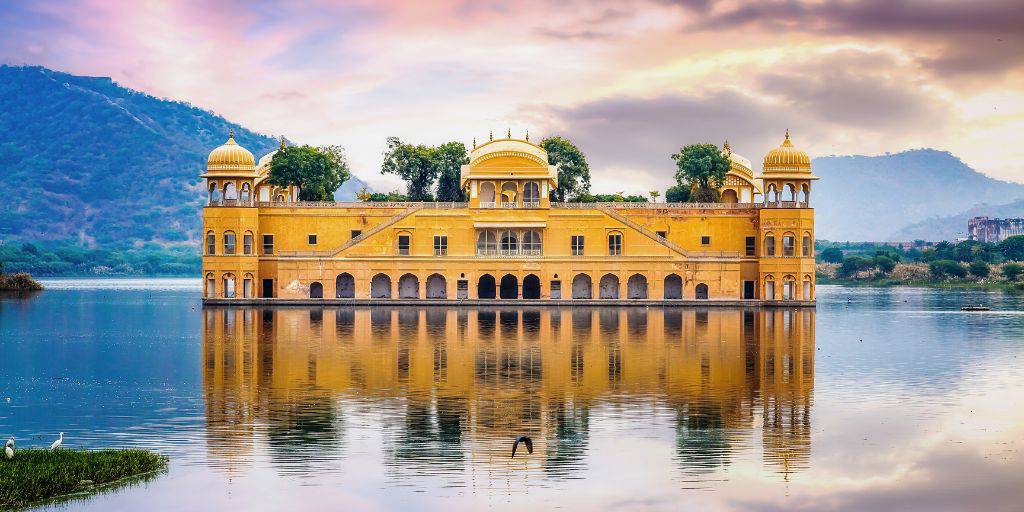 Viaje por Delhi, Jaipur, Agra y Benarés, el clásico de la India. Recorre el exótico Triángulo de Oro y descubre los rituales hinduistas en Benarés. 6