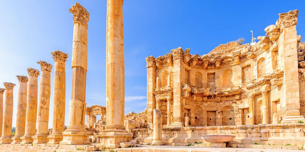 Si deseas conocer los lugares más emblemáticos de Oriente Medio, este viaje a la Tierra Santa y Jordania de 11 días es para ti. 1