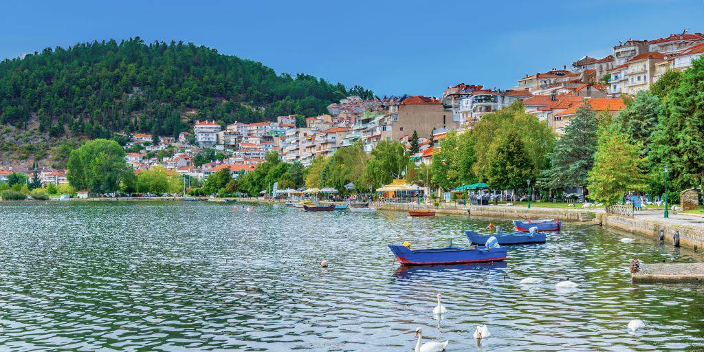 Con nuestro viaje de 8 días a Europa conoceremos lo mejor del Mediterráneo visitando Croacia, Montenegro, Albania, Montenegro y Grecia. No te pierdas las fortalezas medievales de Dubrovnik. 4