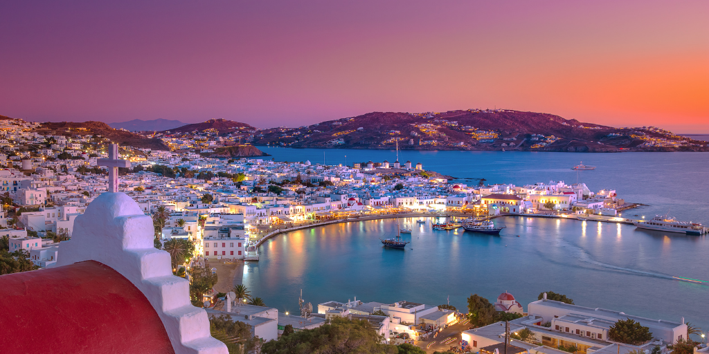 Disfruta de un viaje por las islas de Mykonos, Santorini, Naxos y Paros. Vive unas vacaciones de ensueño para descubrir Atenas y las islas de Grecia. 6