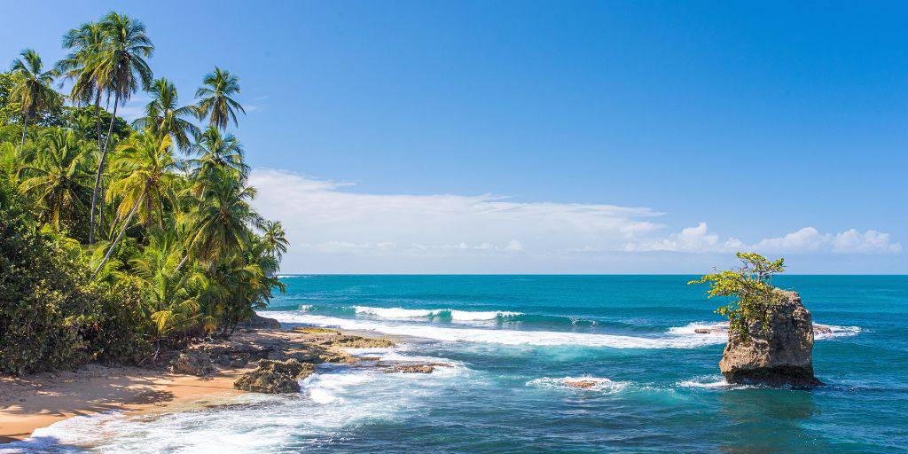 Pasa tus vacaciones en el Caribe con este viaje por la costa de Costa Rica. Durante 9 días, conocerás las impresionantes playas costarricenses. 4