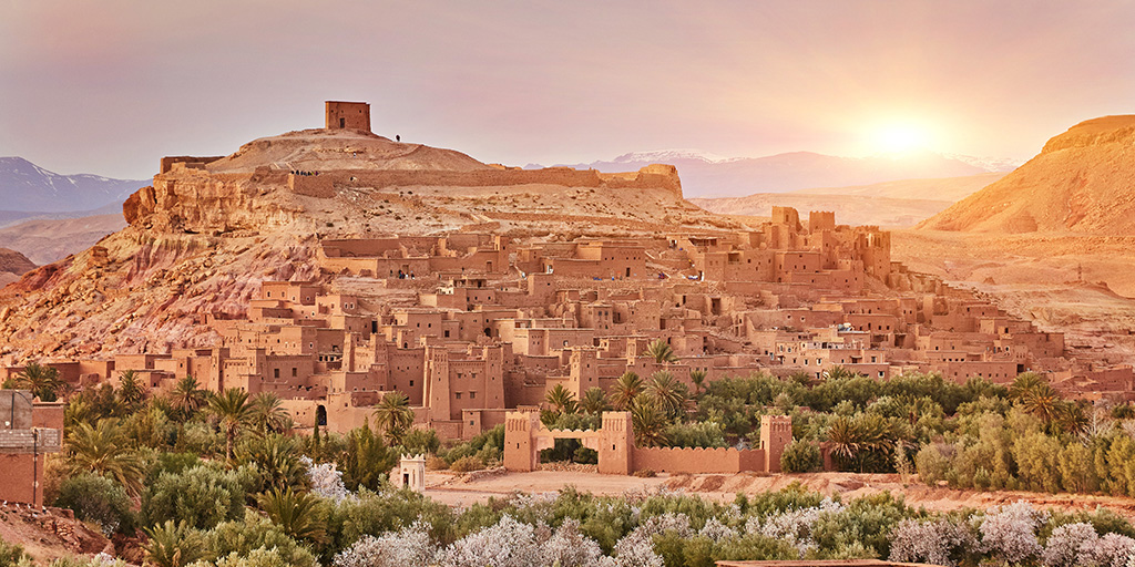 Con nuestro viaje a Marrakech y el desierto de 5 días te enamorarás de la ciudad imperial recorriendo sus zocos y del cautivante paisaje que forman las dunas del desierto. 1