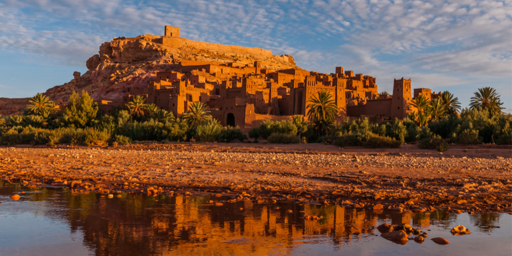 Con nuestro viaje a Marrakech y el desierto de 5 días te enamorarás de la ciudad imperial recorriendo sus zocos y del cautivante paisaje que forman las dunas del desierto. 2