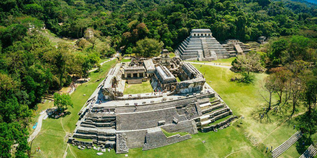 En este viaje a México de 15 días podrás descubrir pueblos mágicos, complejos arqueológicos y todo el encanto del Caribe mexicano. 1