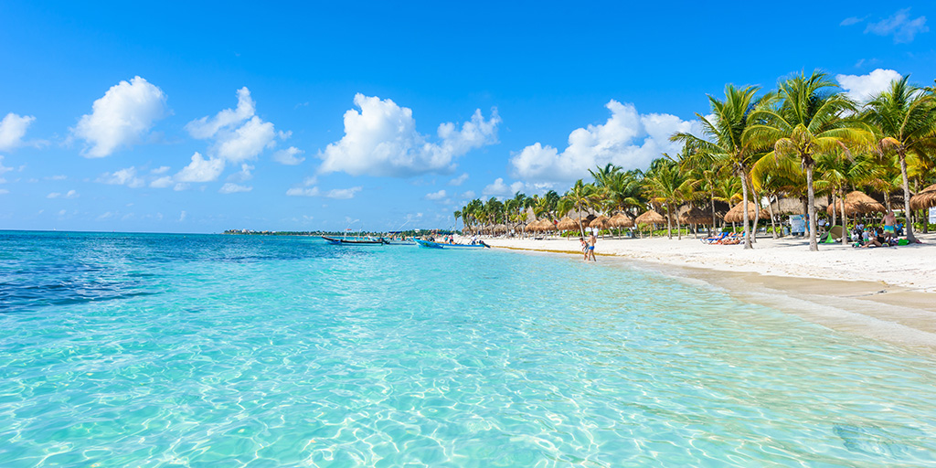 Con estas vacaciones en Playa del Carmen podrás disfrutar de lo mejor de la Riviera Maya de Cancún: relax, buceo, cultura y mucho más. 1