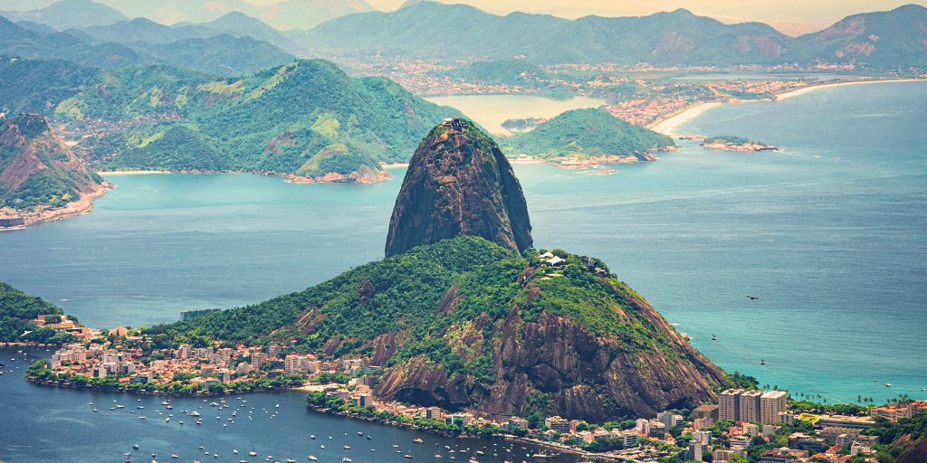 Samba, Carnaval, playas de ensueño, el Cristo Redentor... con este viaje a Río de Janeiro y Búzios conocerás la gran diversidad de Brasil. 1