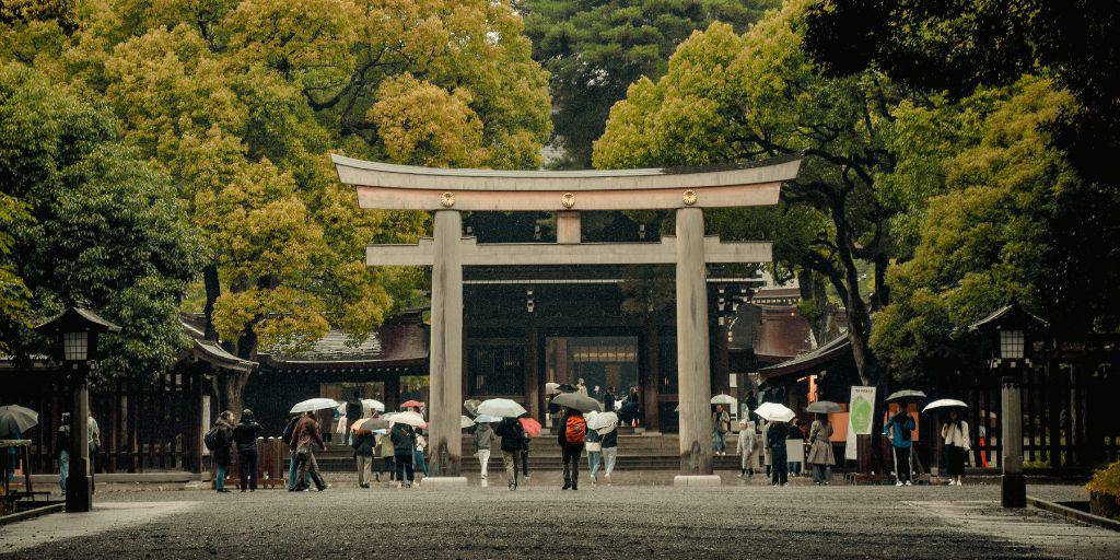 Descubre lo mejor de la cultura asiática en este viaje combinado por Corea del Sur y Japón. Conoce Seúl, Jeonju, Busan y la histórica Hiroshima. 2