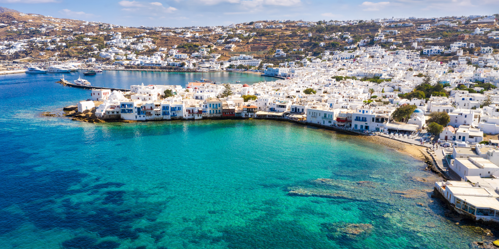 Disfruta de un viaje por las islas de Mykonos, Santorini, Naxos y Paros. Vive unas vacaciones de ensueño para descubrir Atenas y las islas de Grecia. 1