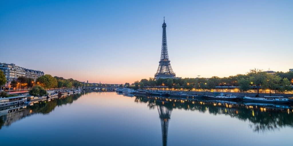 Disfruta de unas vacaciones en Europa donde visitaremos Londres, París, Venecia, Roma y las montañas de Suiza. Conoce la Torre Eiffel y el Coliseo romano. 5