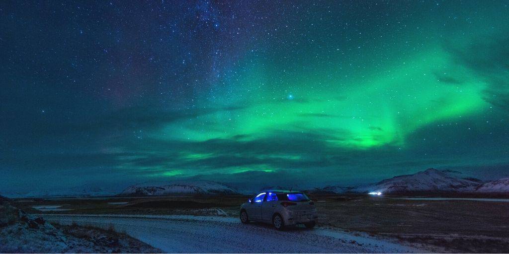 Viaja a tu aire por Islandia. Disfruta de un Fly and Drive por el sur del territorio nórdico y conduce a través de paisajes mágicos repletos de glaciares, géiseres y volcanes. 2