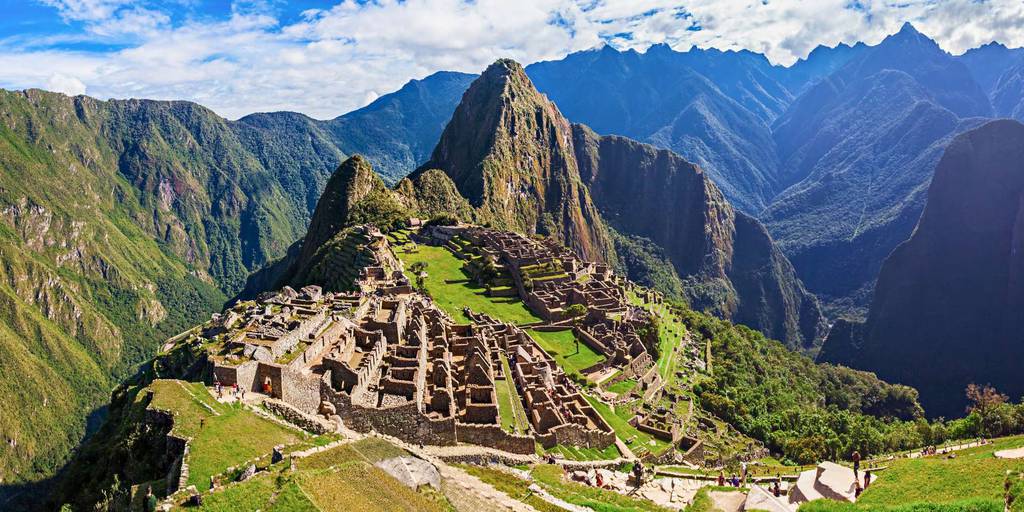 Adéntrate el corazón del Imperio inca con este viaje a Perú de 15 días. Durante dos semanas, podrás explorar enclaves andinos y coloniales. 1