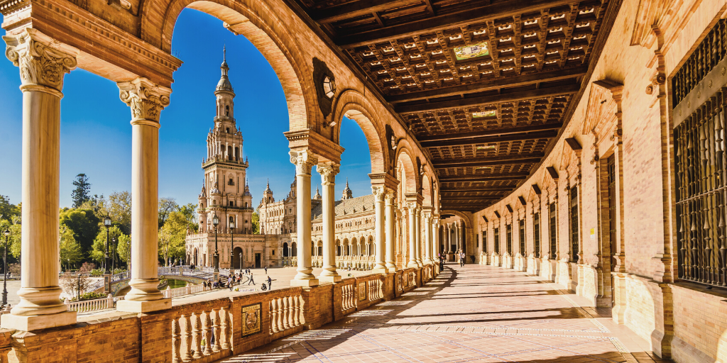 Nuestro viaje organizado por Andalucía te invita a recorrer Granada, Marbella, Ronda, Málaga,  Sevilla, Córdoba, Consuegra y Madrid. 1