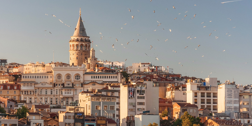 Disfruta de una escapada a Estambul en el puente de diciembre o Fin de Año. Tendrás un viaje de 4 días para recorrer los rincones más emblemáticos de Estambul. 3