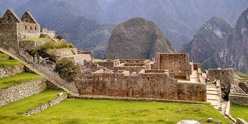 Adéntrate el corazón del Imperio inca con este viaje a Perú de 15 días. Durante dos semanas, podrás explorar enclaves andinos y coloniales. 4