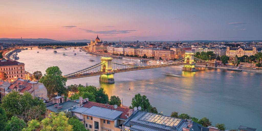 Descubre las capitales del este europeo como Praga, Budapest, Bratislava y Varsovia en 9 días. 1