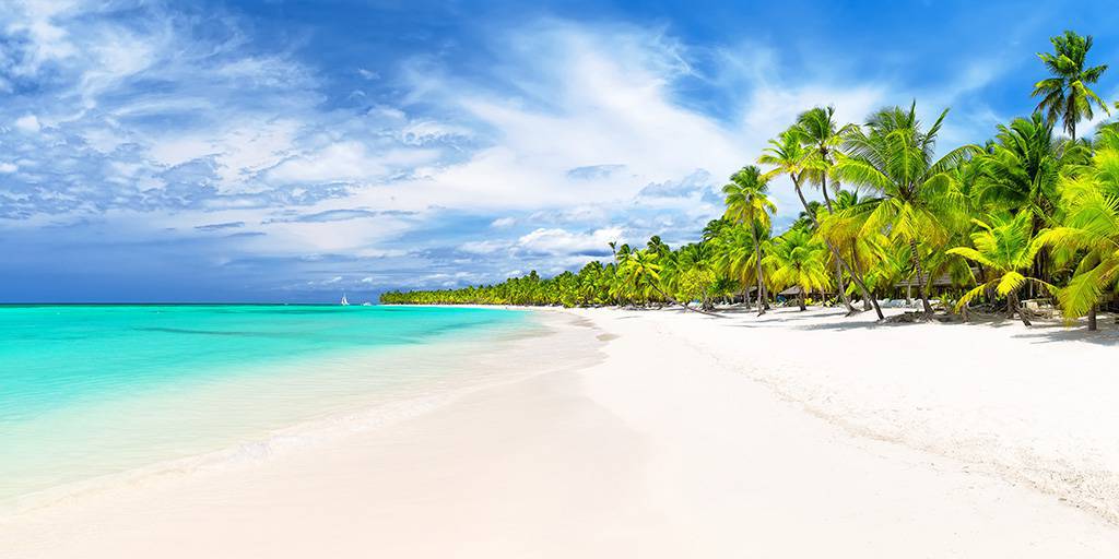 Con nuestro viaje a Punta Cana en todo incluido conocerás este paraíso caribeño con playas blancas, edificios coloniales y gastronomía única. 1