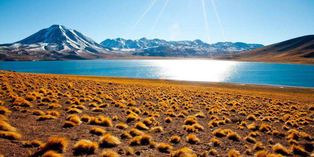 Con nuestro viaje a Chile de 8 días podrás conocer la capital chilena, Santiago de Chile, Valparaíso y disfrutar de una aventura en el desierto de Atacama. 1