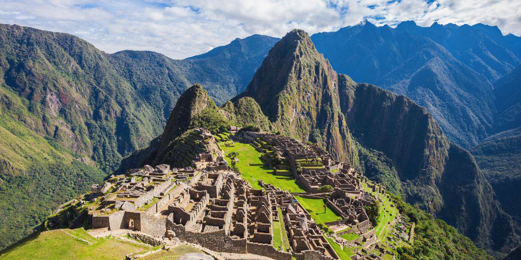 Perú nos ofrece toda la cultura milenaria. Descúbrelo en este viaje a Lima, Arequipa, Titicaca, Cusco y Mach Picchu y Valle Sagrado. 2