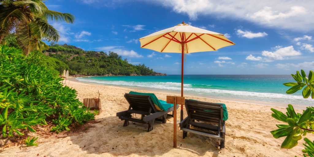 Con este viaje a Seychelles disfrutarás de las tres islas principales: Mahé, Praslin y La Digue. Relájate en las increíbles playas paradisíacas y explora el fondo marino. 6