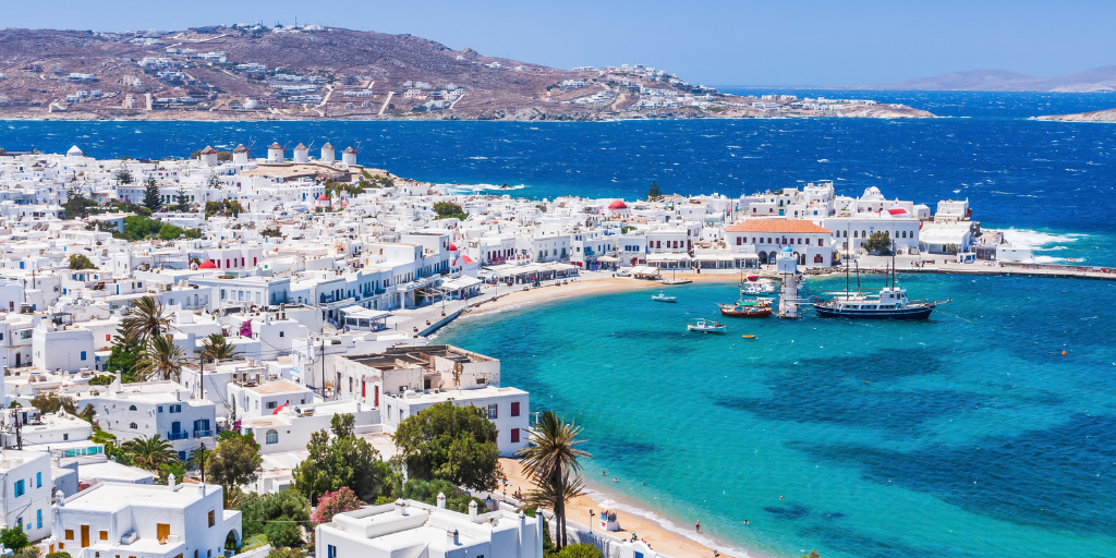 Este viaje a Grecia te llevará por Atenas y la isla de Mykonos. Disfruta tus vacaciones en la Acrópolis y playas griegas. 5