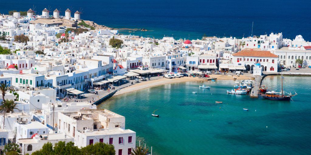 Viaja en crucero por las mejores islas de Grecia. Disfruta de unas vacaciones en Mykonos, Santorini y el paraíso mediterráneo. 2