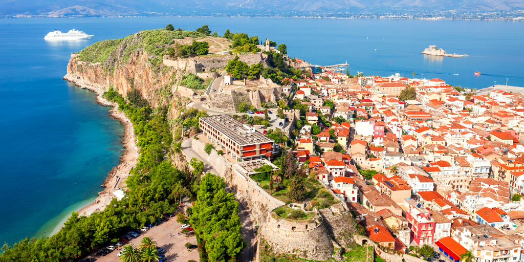 Viaja por Atenas, Olimpia. Delfos y Meteora. Descubre el patrimonio histórico y cultural en estas vacaciones por Grecia. 3