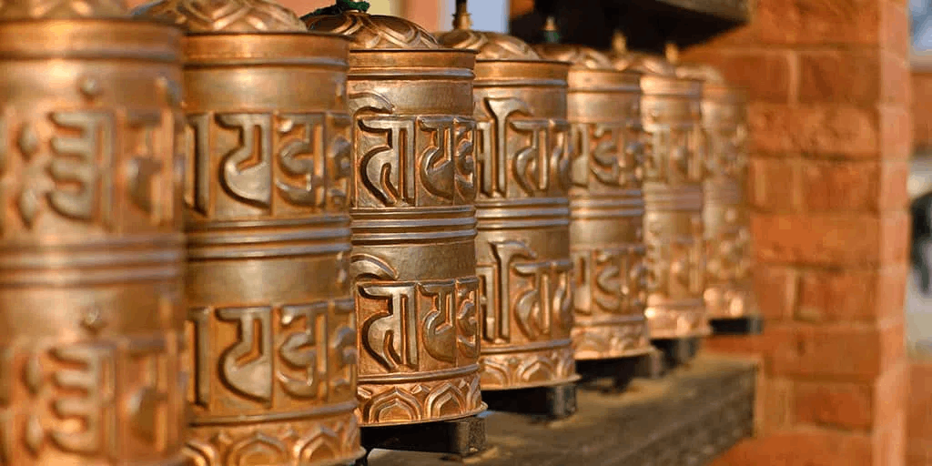 Sumérgete en la cultura asiática con este viaje a India y Nepal. Explora el Triángulo de Oro con Delhi, Jaipur y Agra, ceremonias religiosas en Benarés y descubre la cultura budista en Katmandú. 5