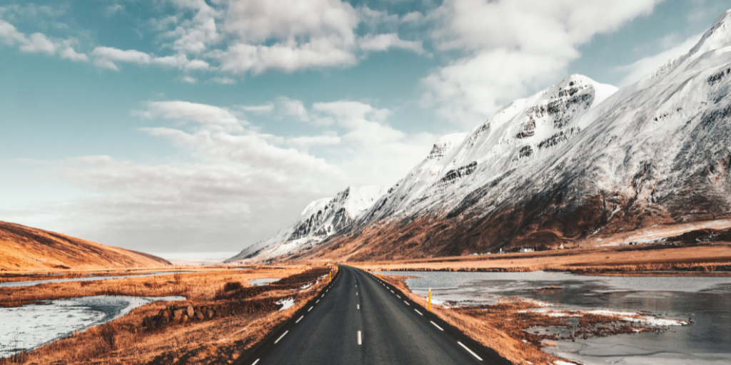 Viaja a Islandia y disfruta de un Fly and Drive por los mejores lugares nórdicos. Disfruta de un viaje en coche mientras das la vuelta a Islandia para conocer magníficos paisajes volcánicos. 1