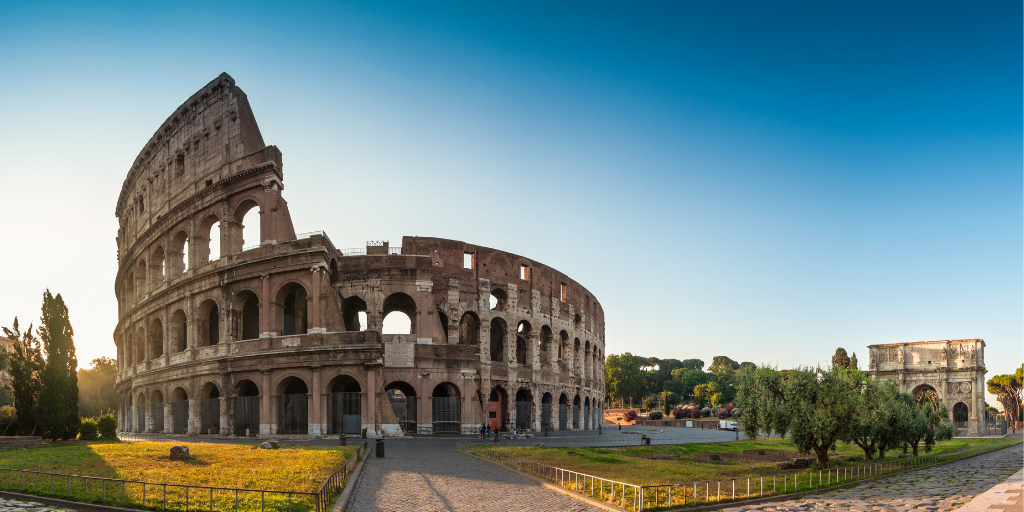 Un viaje de ensueño por Italia y sus inspiradores paisajes. Disfruta de un circuito por la elegante Milán, recorre las históricas calles de Roma y conoce las ciudades medievales de la Toscana. 1