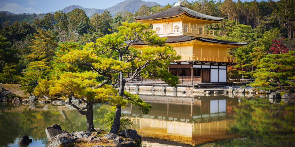 Descubre el Japón más tradicional mientras conoces la vibrante Tokio. Viaja entre las montañas hasta Hakone y recorre en barco el Lago Ashi. Finaliza tu viaje en Kioto, hogar de los ciervos sagrados. 6