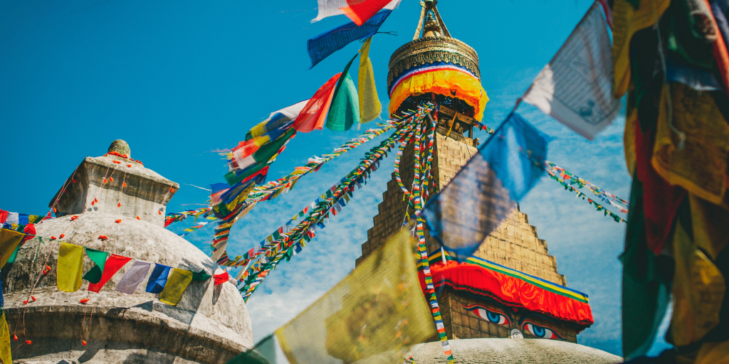 Viaja a Nepal y aventúrate con un trekking a los pies del Himalaya. Conoce Katmandú, un museo al aire libre con templos hipnóticos y visita Pokhara en un viaje de 10 días. 2