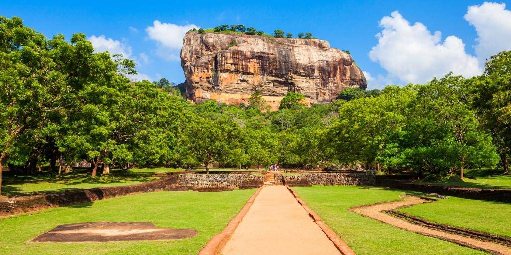 Descubre lo mejor de la lágrima de la India con este viaje a Sri Lanka de 10 días. Conoceremos palacios y antiquísimos templos budistas. 6