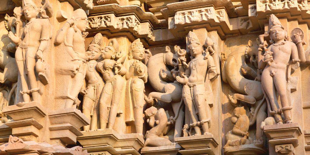 Disfruta de un viaje a India y las ciudades más bellas del norte. Conoce el Triángulo de Oro, descubre los templos de Khajuraho y visita la sagrada Benarés. 1