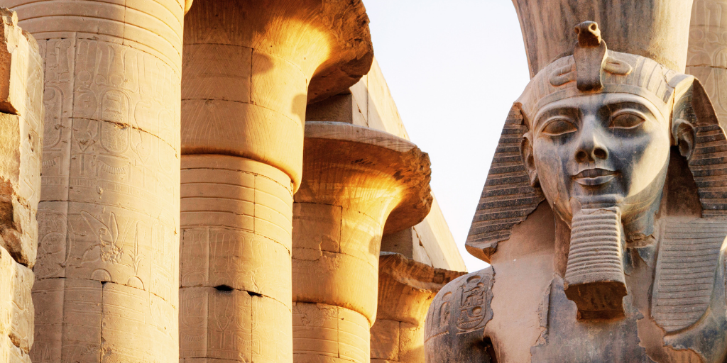 Este circuito organizado por Egipto de 8 días te permitirá conocer los templos de Luxor y Karnak, la gran Esfinge y las Pirámides. 4