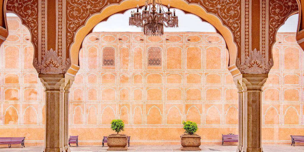 Viaje a la India durante el verano. Visita Delhi, Jaipur y Agra, tres lugares emblemáticos de la India conocidos como el Triángulo de Oro. Además, conoceremos el majestuoso Taj Mahal. 4