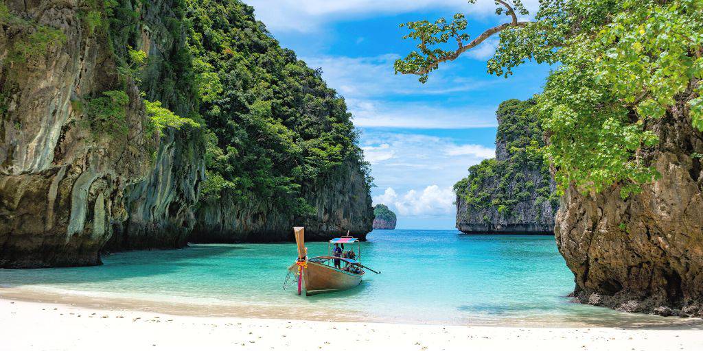 Conoce Bangkok y las playas de Phuket con este circuito de 10 días. Pasa unas vacaciones increíbles en Tailandia con este viaje organizado. 1