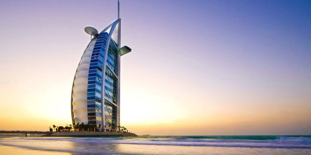 Este viaje organizado a Dubái te descubrirá los rascacielos y tiendas de lujo de Dubái. Durante 6 días conocerás esta futurista ciudad. 6
