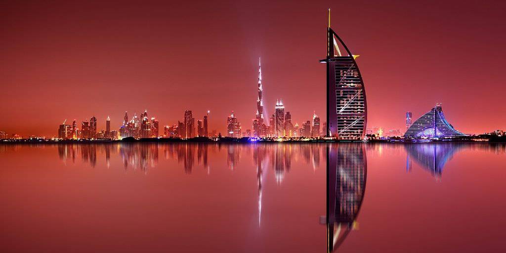 Este viaje organizado a Dubái te descubrirá los rascacielos y tiendas de lujo de Dubái. Durante 6 días conocerás esta futurista ciudad. 3