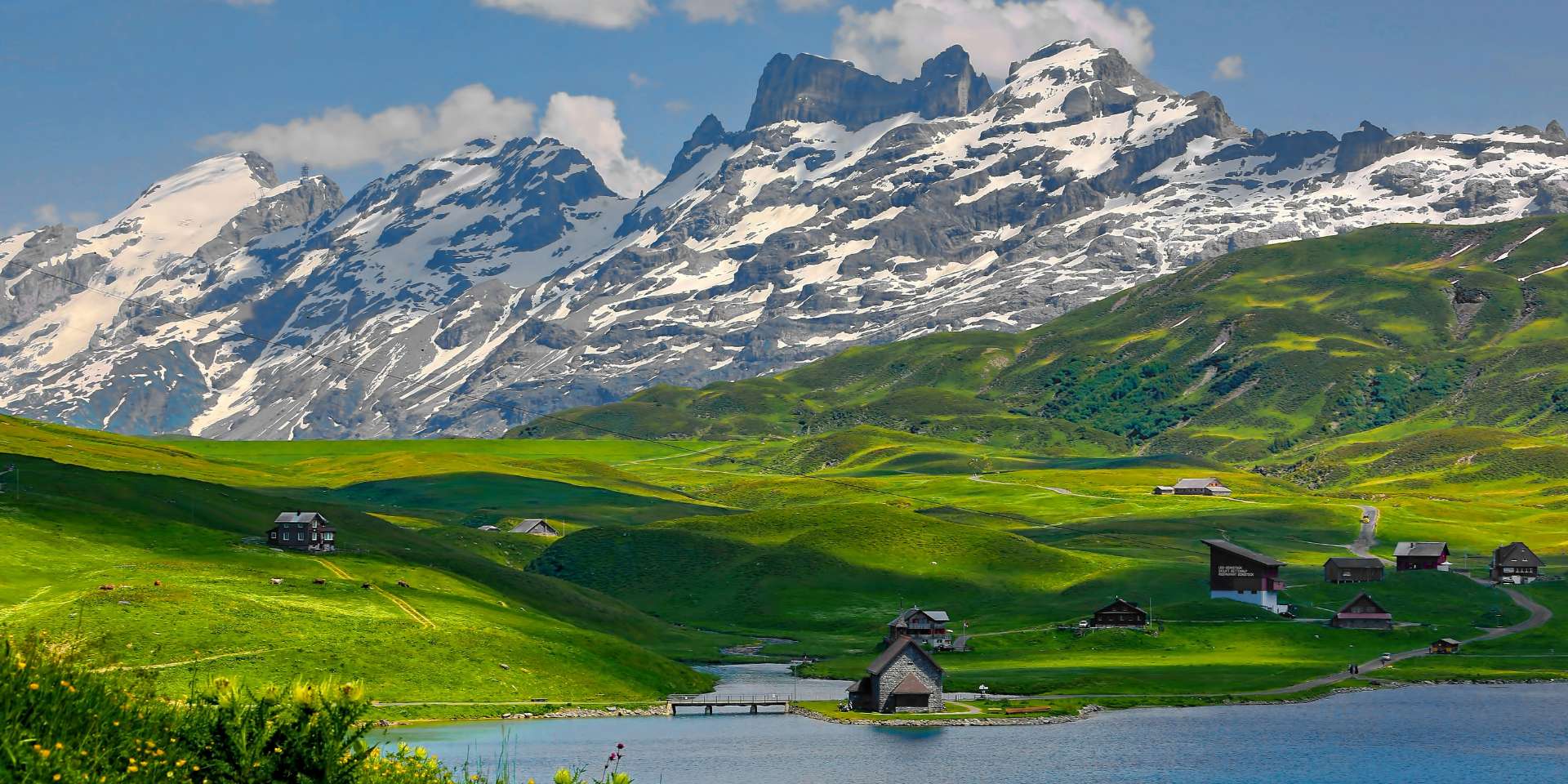 Impresionantes paisajes alpinos, ciudades modernas y pueblos de alta montaña