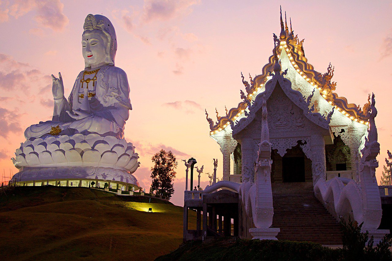 Qué ver en Chiang Rai - nuevo templo blanco